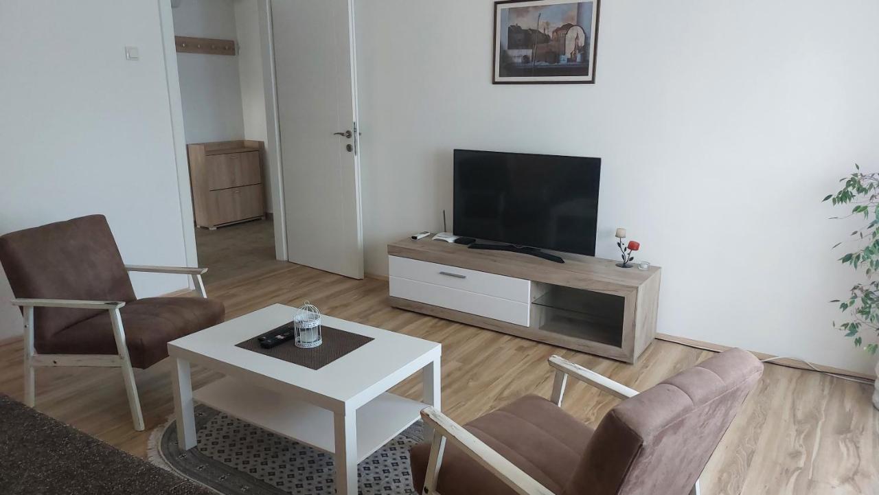 Apartman Centar 斯雷姆斯卡米特罗维察 外观 照片